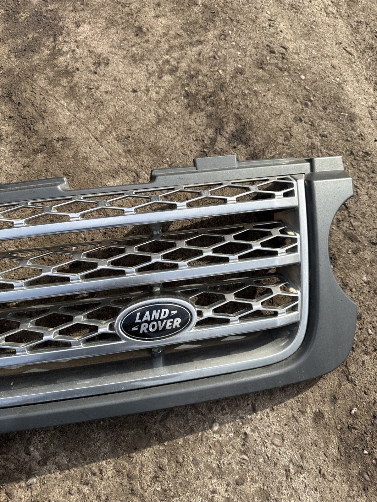 LAND ROVER RANGE ROVER V8 MK3 09-12 FRONT BUMPER GRILL AH42-8138-A