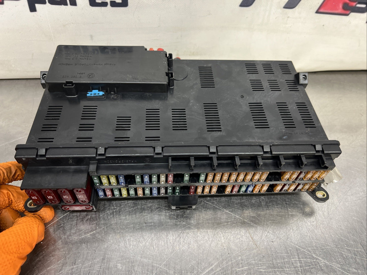 Range Rover Engine Bay Distribution Fuse Box Relay Module 2003 L322 OEM 8380409