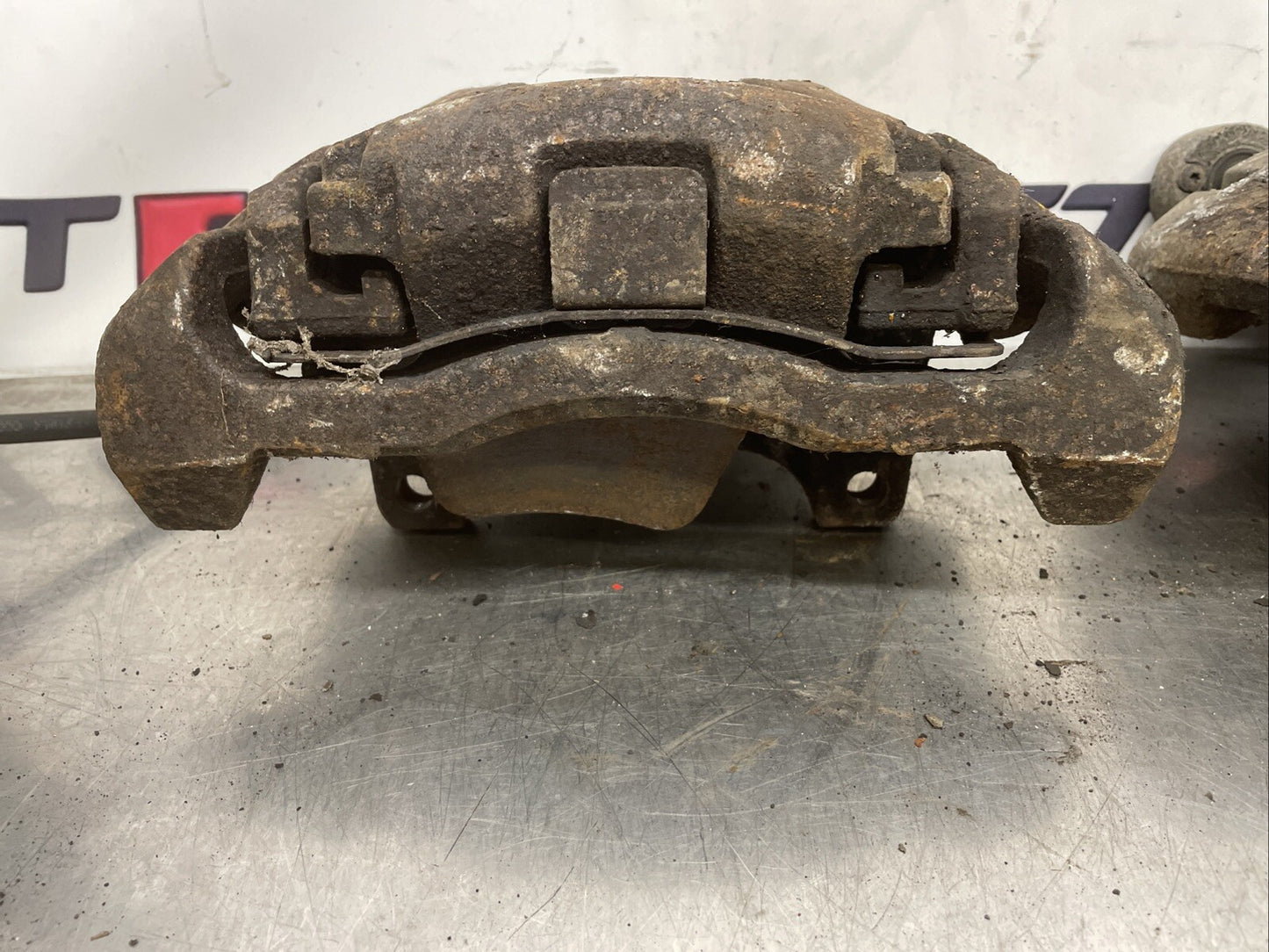 AUDI TT MK2 8J 3.2 V6 Front Brake Calipers AND Carriers A3 8P