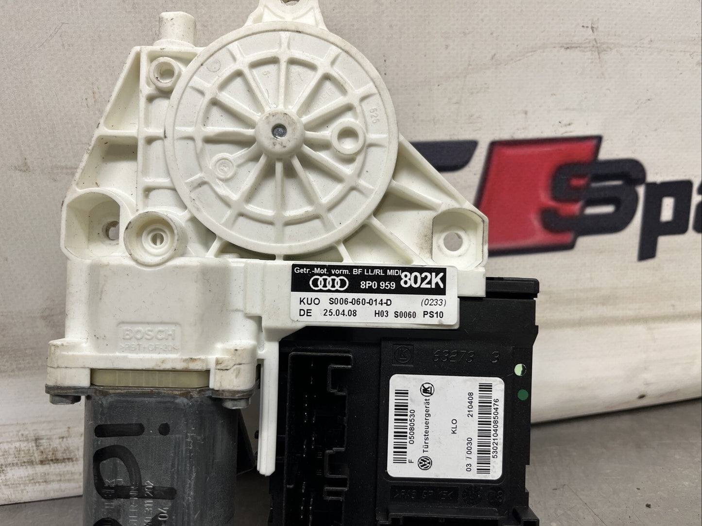 Audi A3 03-12 n/s near passenger left front window motor 8P0959802K