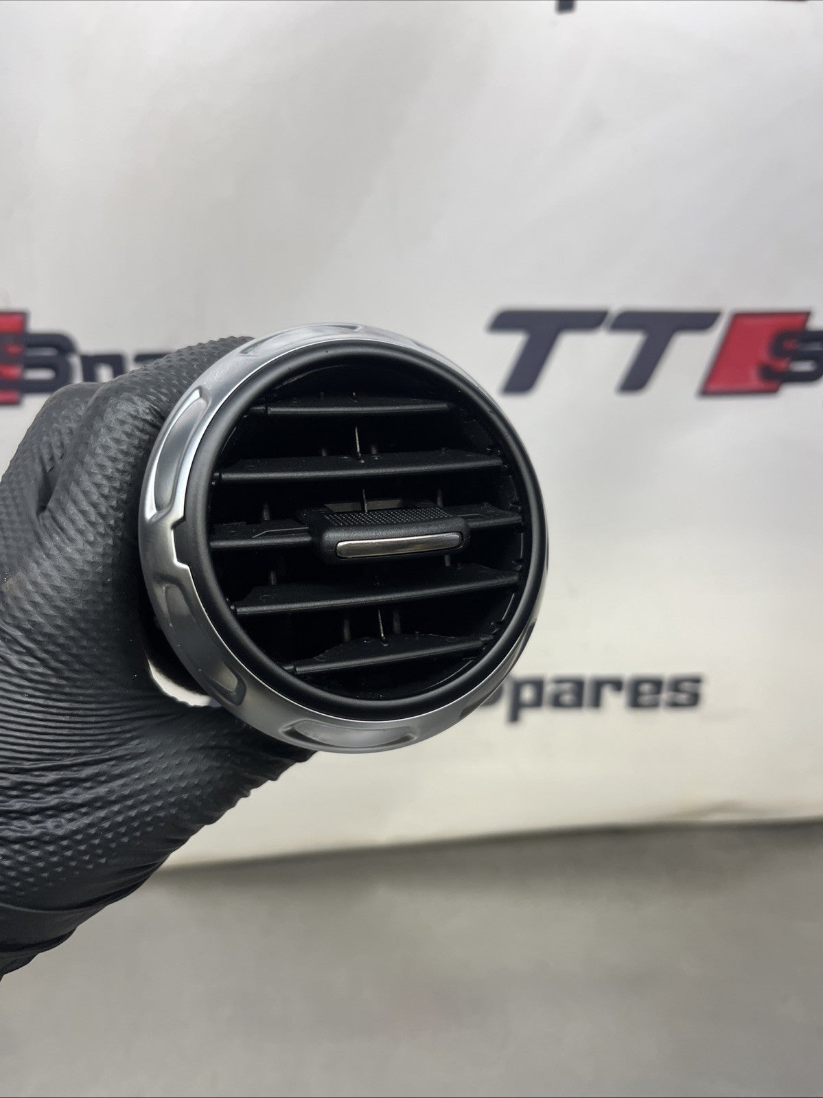 Audi TT 8J Mk2 Dashboard Air Vent With Aluminium Bezel 8J0820901D #1460