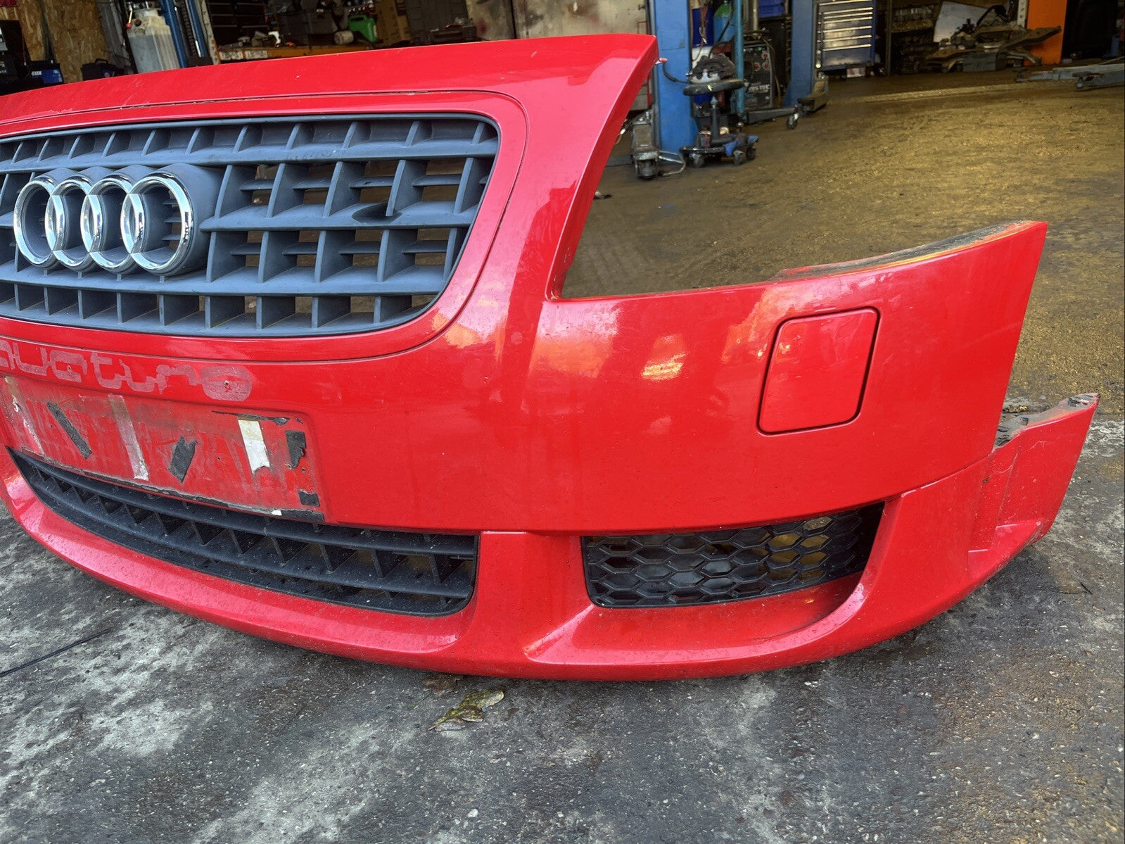 AUDI TT 8n mk1 3.2 V6 COMPLETE FRONT BUMPER + GRILLS WASHER JETS RED LZ3M