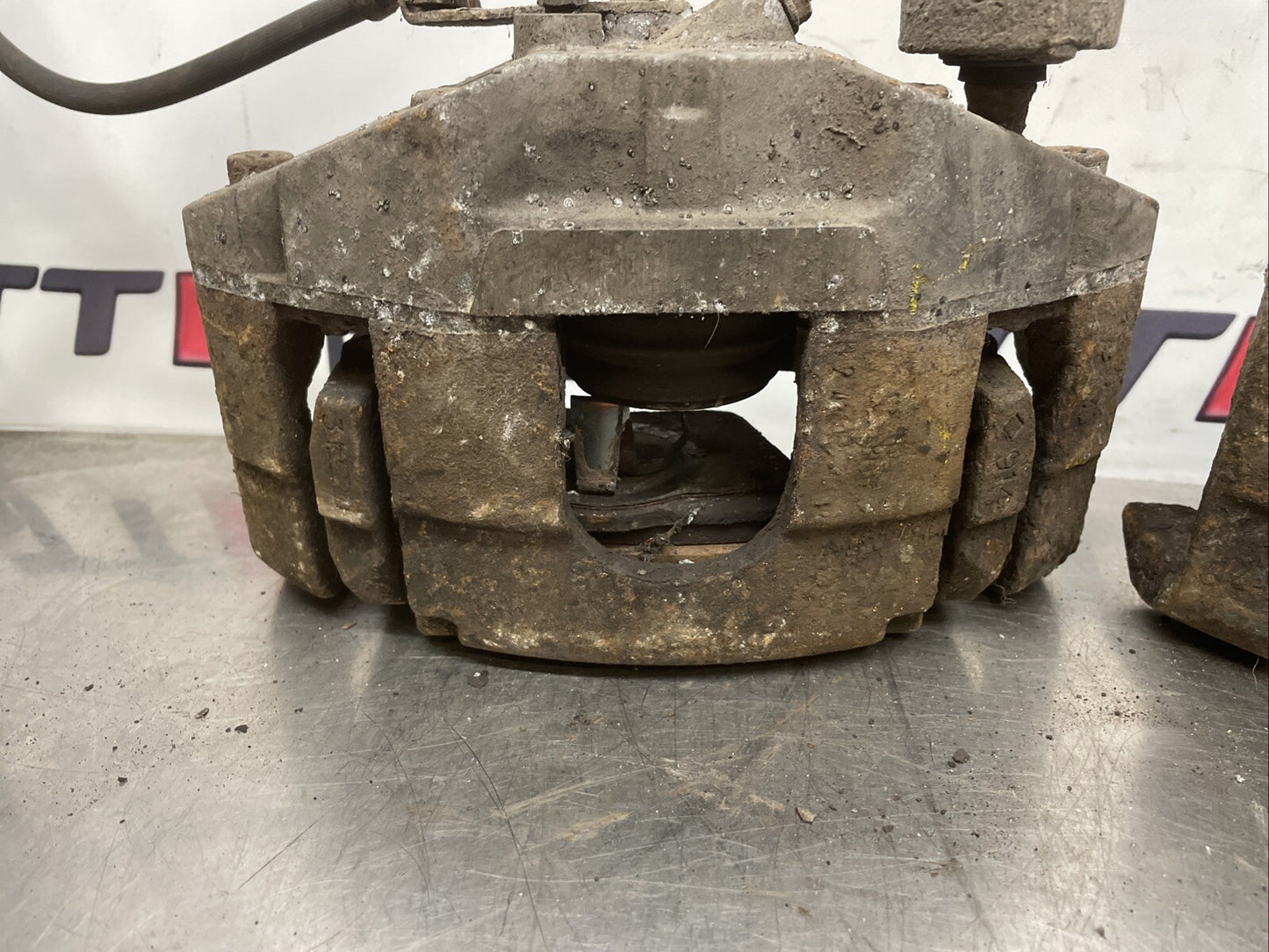 AUDI TT MK2 8J 3.2 V6 Front Brake Calipers AND Carriers A3 8P