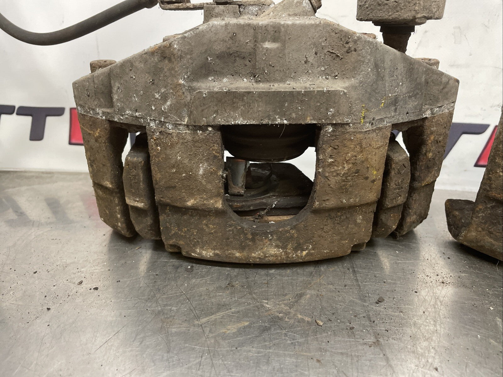 AUDI TT MK2 8J 3.2 V6 Front Brake Calipers AND Carriers A3 8P