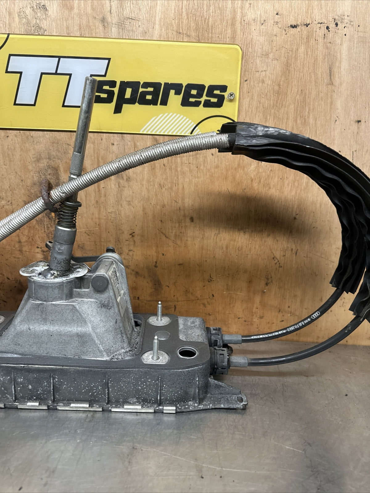 AUDI TTS 8J MK2 GEAR SELECTOR 6 SPEED MANUAL 2006 TO 2014 1K0711060B