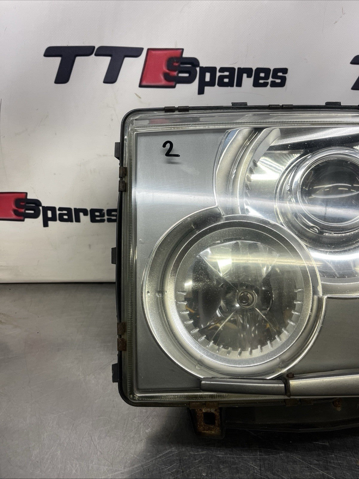 Range Rover L322 Headlight Xenon Near Side XBC000376 2002 to 2006 B14032