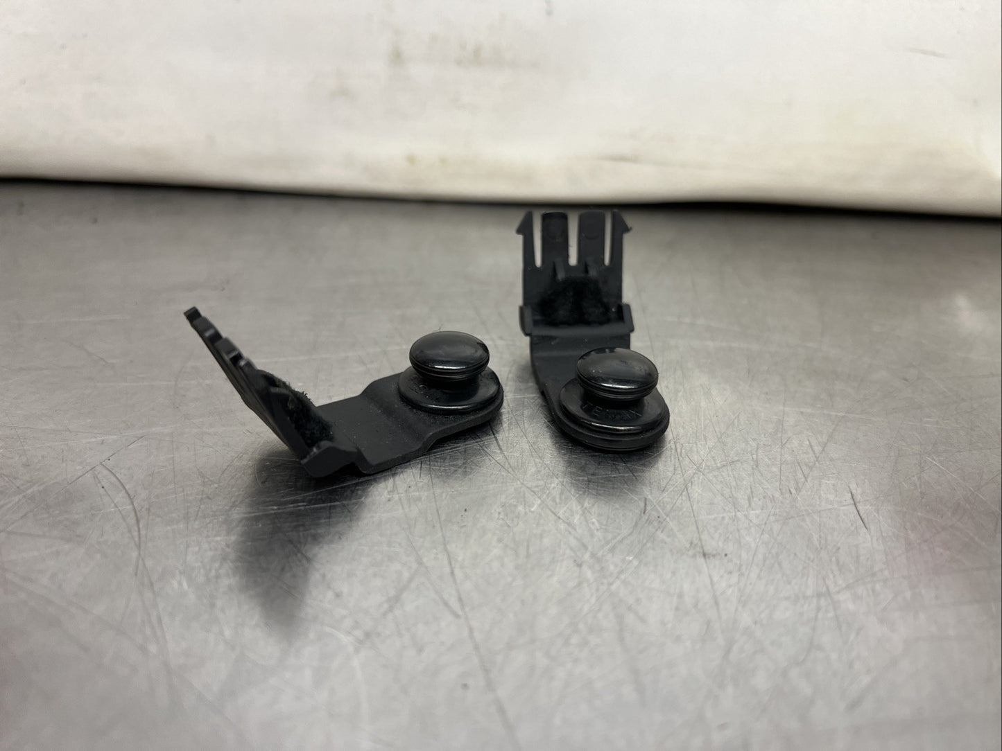 Genuine Audi TT Mk1 Rear Parcel Shelf SIDE CLIP S ONLY X1*98-06*VGC