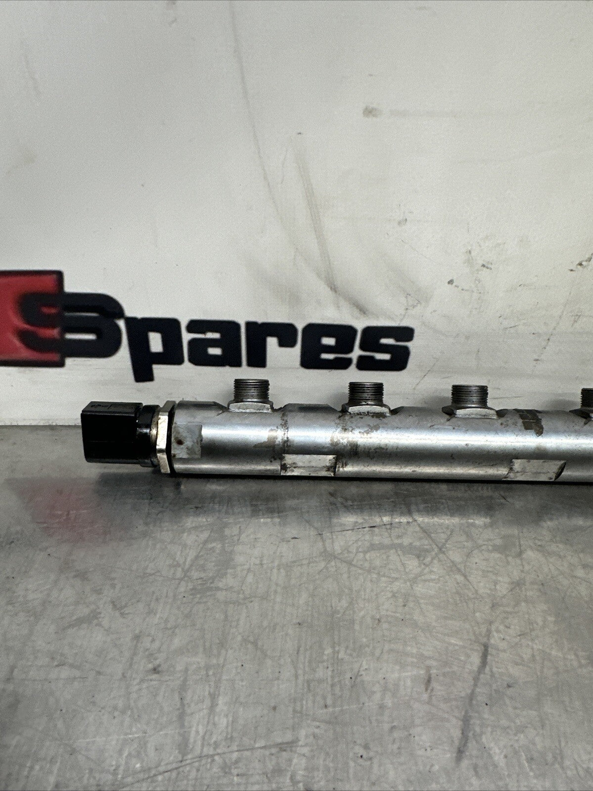 BMW X5 E70 4.0D ENGINE FUEL RAIL & SENSOR 0445216036 780542301