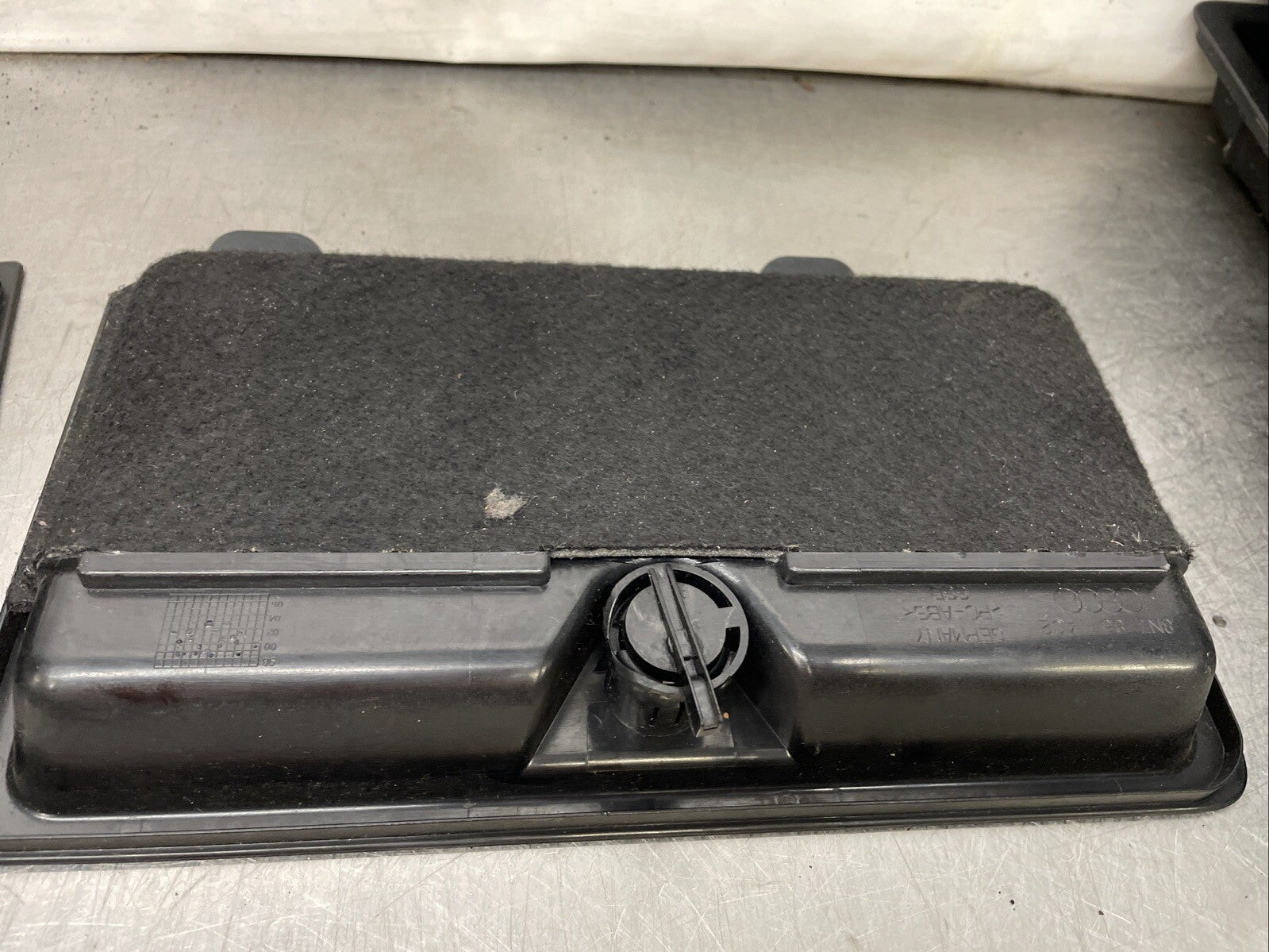AUDI TT 8N MK1 Roadster Access Panel PAIR 8N7867401 8N7867402