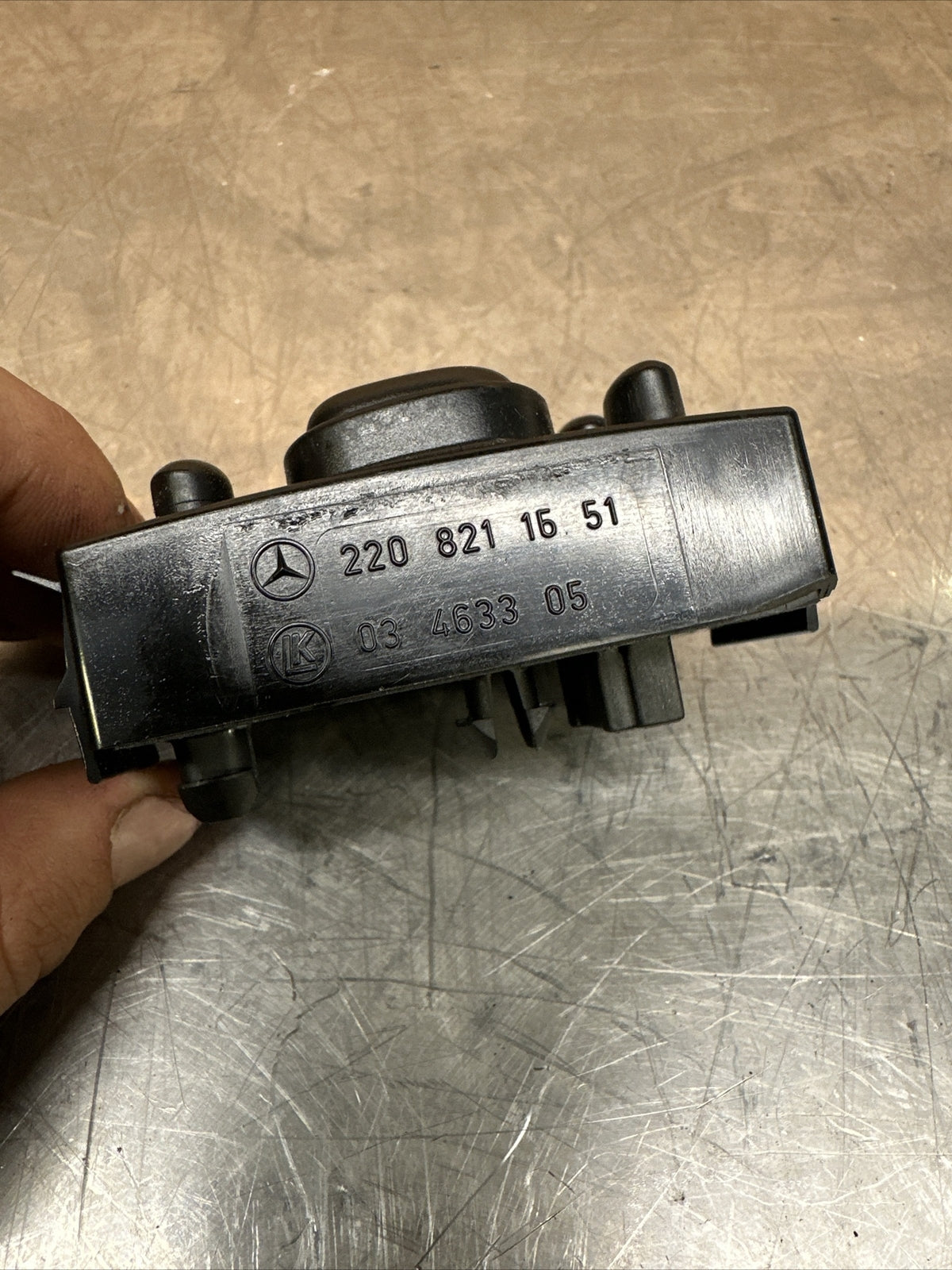 B24.MERCEDES S CLASS W220 WING MIRROR CONTROL SWITCH PANEL 2208211651