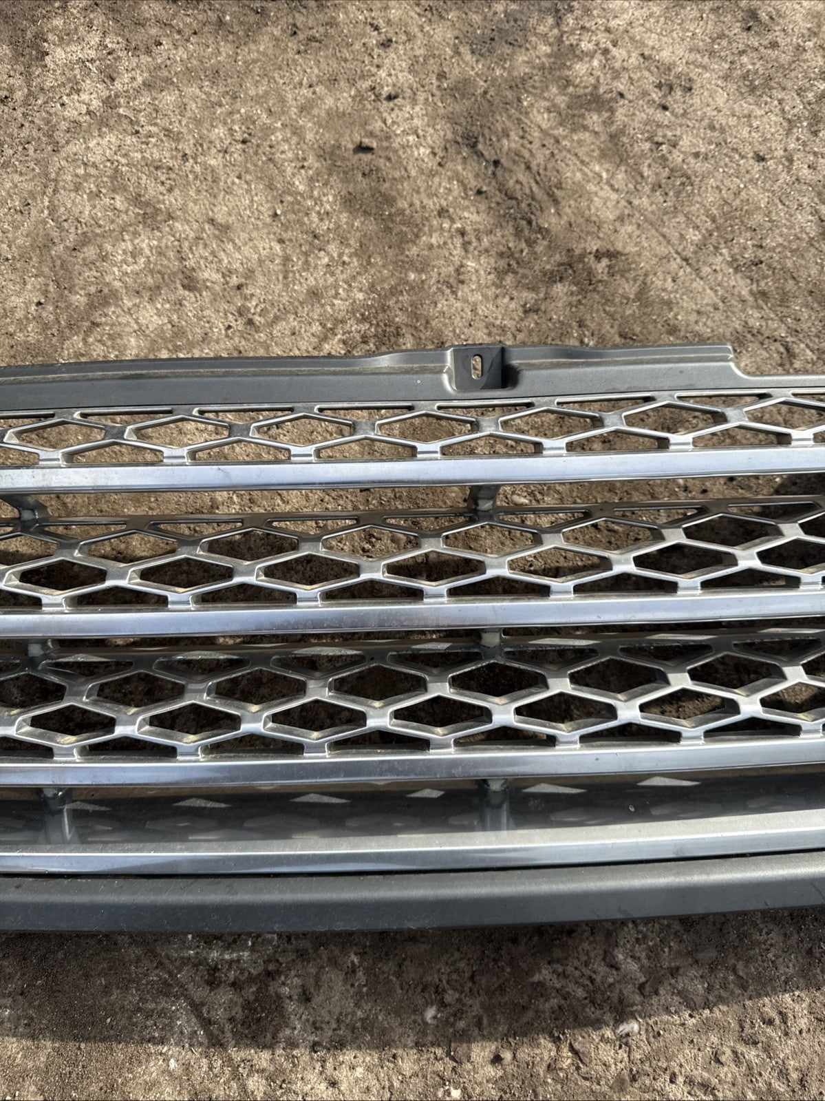 LAND ROVER RANGE ROVER V8 MK3 09-12 FRONT BUMPER GRILL AH42-8138-A