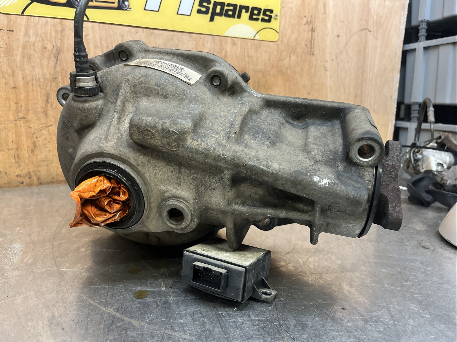BMW X5 E70 FRONT DIFFERENTIAL DIFF 3.0 DIESEL AUTOMATIC RATIO 3.64 7552533 115k