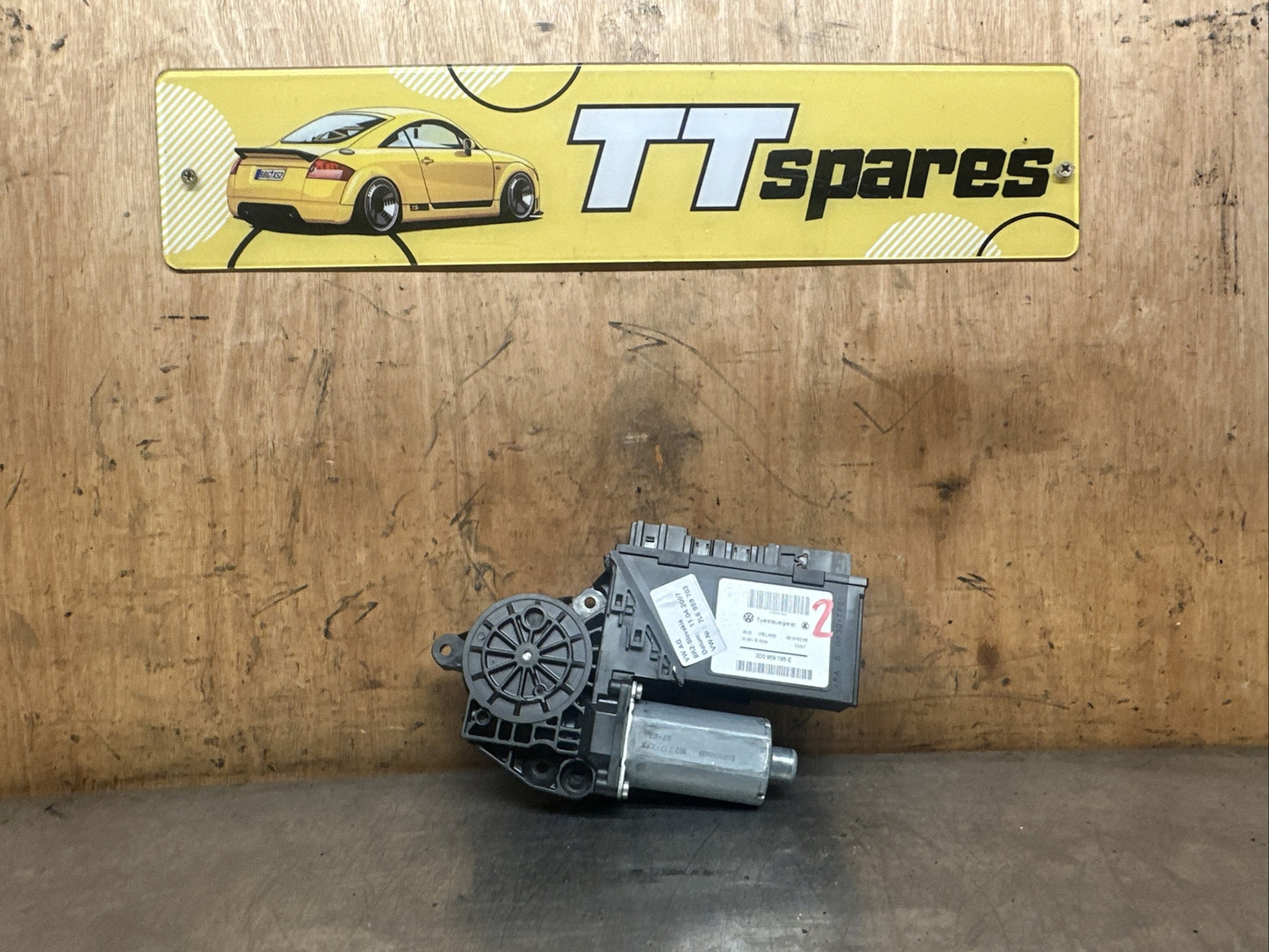 VOLKSWAGEN TOUREG MK1 FL 5DR 04-10 WINDOW MOTOR REAR PASSENGER 3D0959795E