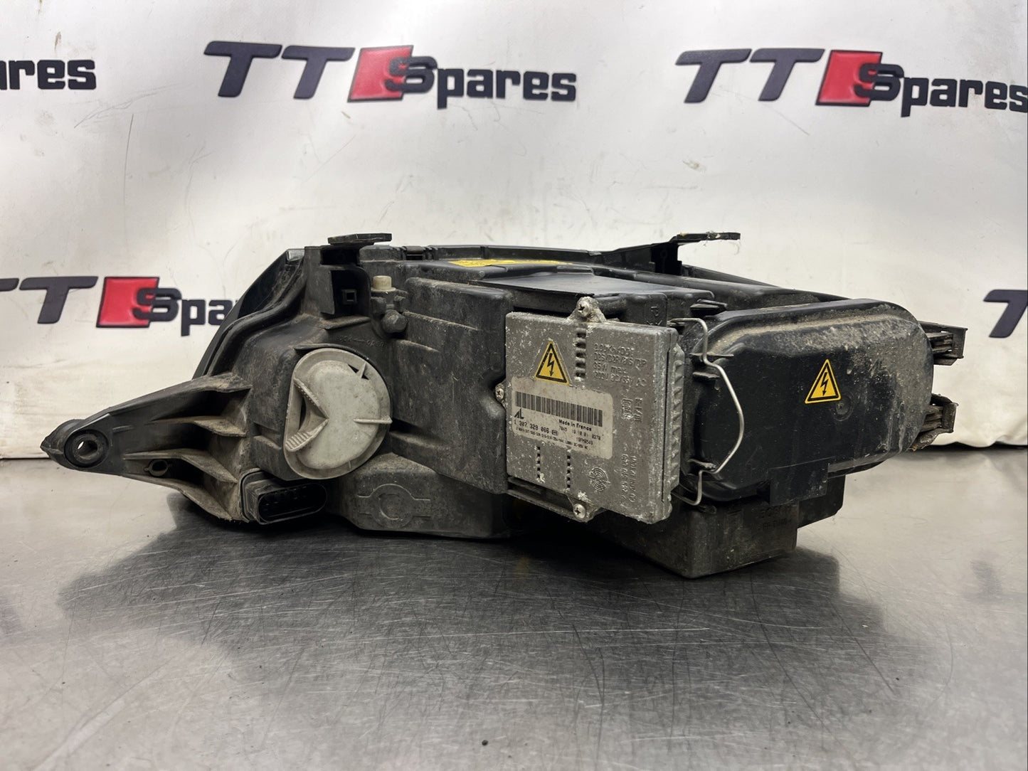 Audi TT Mk1 8N - Drivers Side, Silver Xenon Headlight 8N0941004AP, Used (0709)
