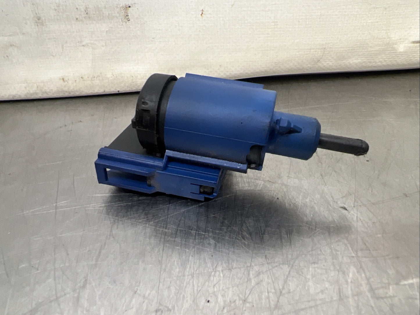 Audi TT SEAT Leon Cupra R 2001-2006 Blue Clutch Pedal Switch 1J0927189E