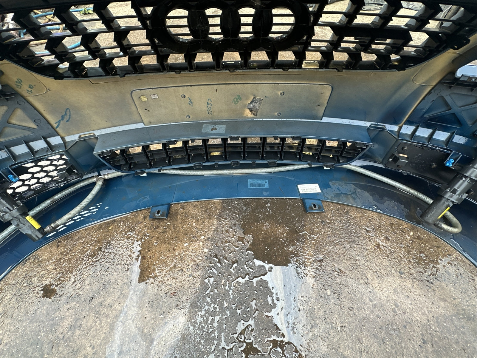 AUDI TT 8n mk1 3.2 V6 COMPLETE FRONT BUMPER + GRILLS WASHER JETS MORO BLUE