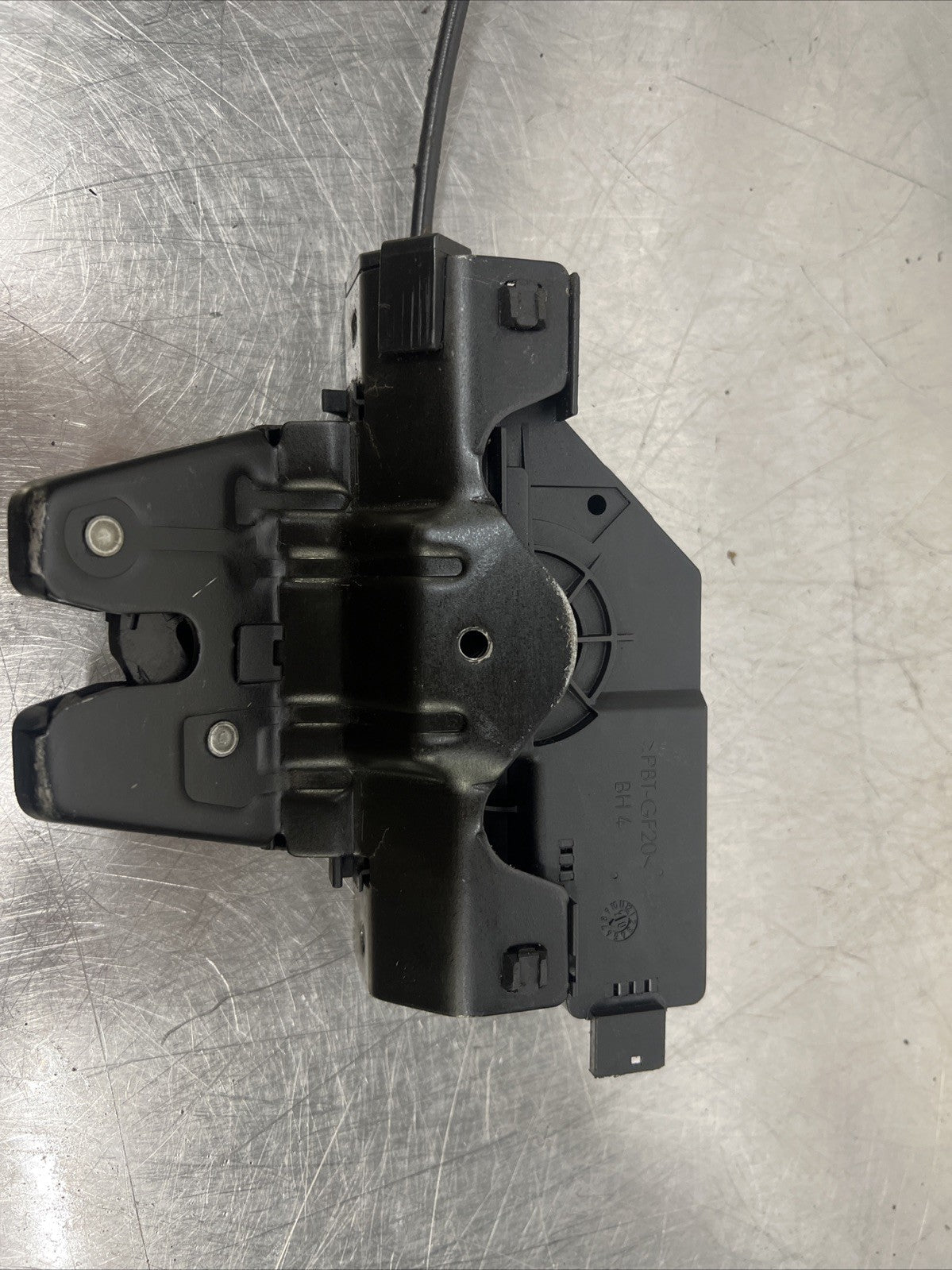 BMW 1 3 5 Z4 Series E60 E81 E87 E85 E86 E90 Boot Lid Trunk Lock Latch 8196401