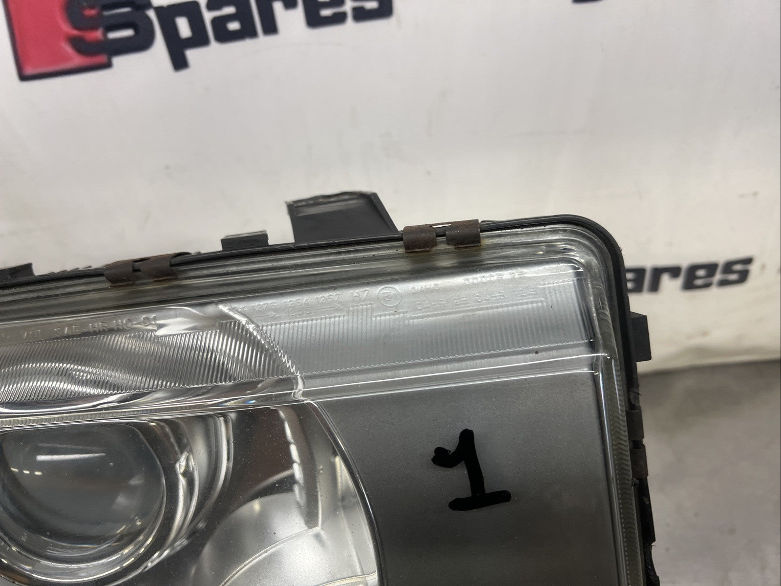 Headlight Xenon Range Rover L322 Driver Side Pre Facelift XBC001321 Ref KE53