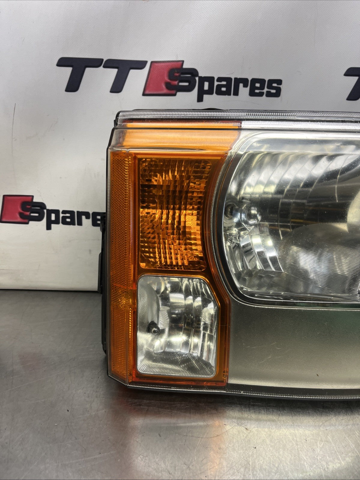 LAND ROVER DISCOVERY 3 2005 - 2009 RIGHT DRIVER SIDE HEADLIGHT XBC500022 GENUINE