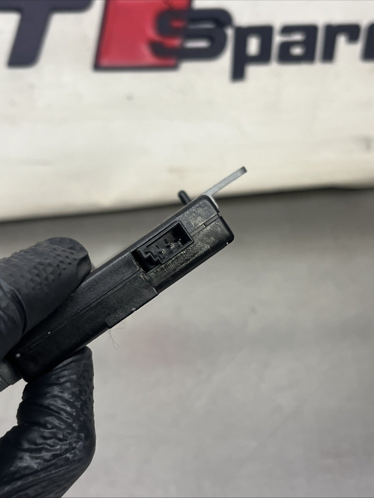 Land Rover Range Rover Vogue 4.4L Radio Antenna Amplifier XH4218C847BB 2009-2012