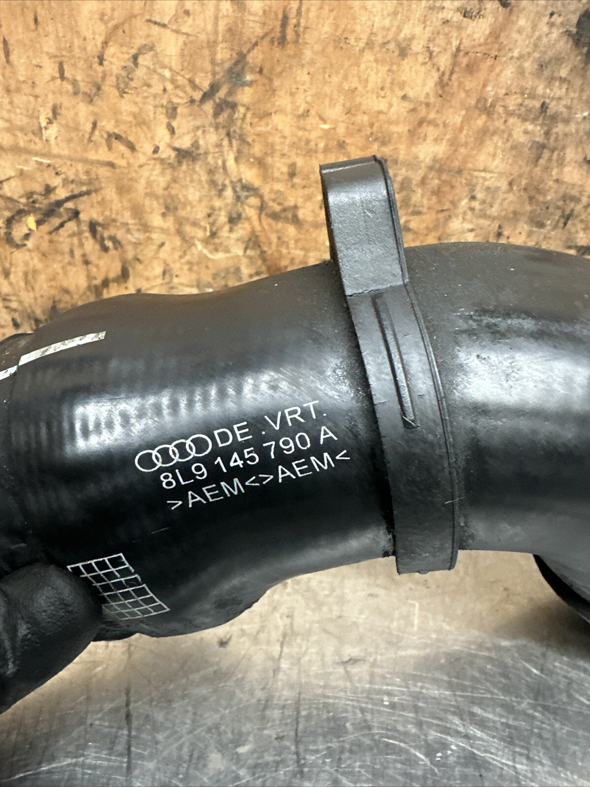 Audi TT 8N Mk1 225 Left Upper Turbo Pressure Pipe 8L9145790A