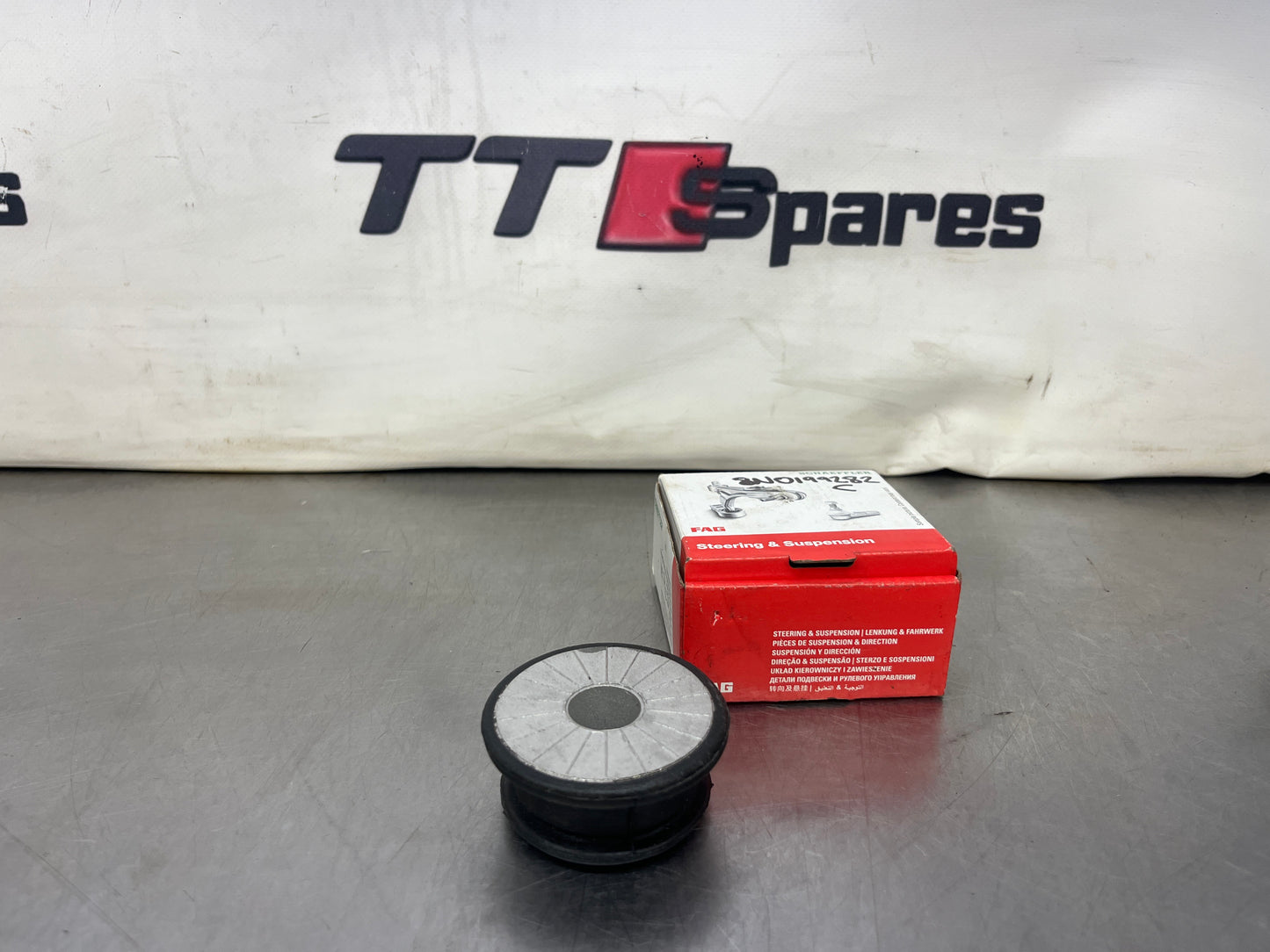 Genuine x1 VW AUDI SEAT Beetle Bettle Bonded Rubber Bush Upper 8N0199282C