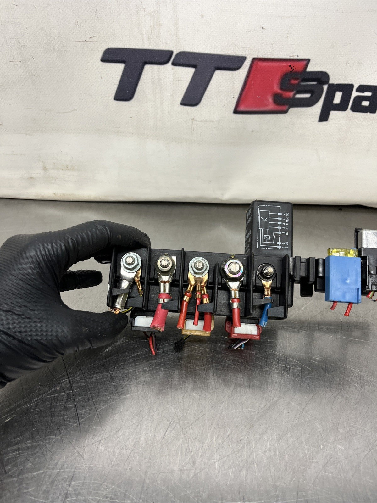 AUDI TT RELAY DISTRIBUTION FUSE BOX 0030378 MK1 1998-2006