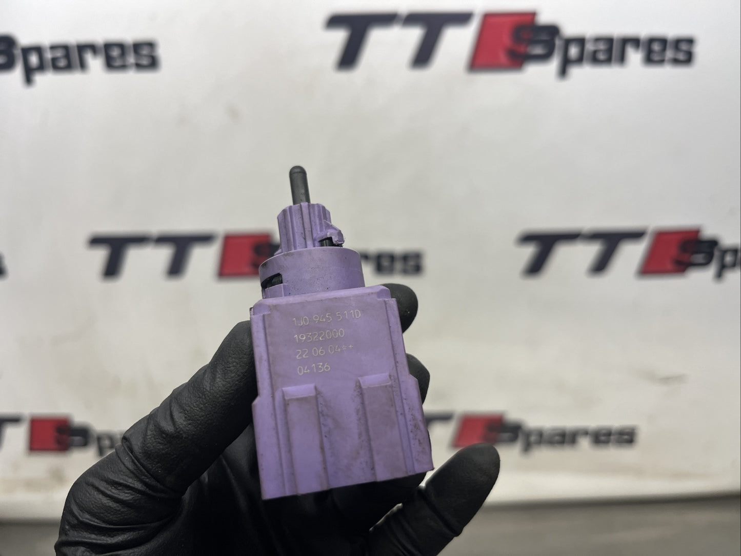 1J0945511D 1J0945511 Brake Light Stop Switch VW Volkswagen PURPLE