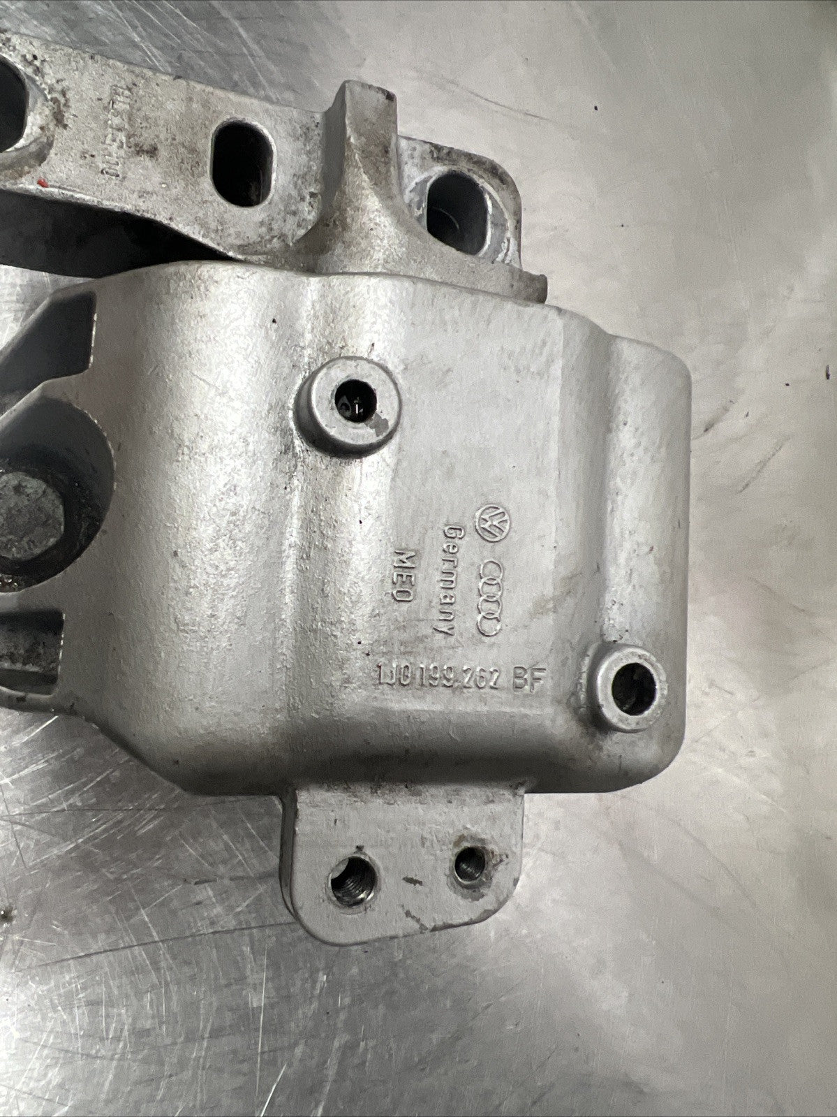 Audi TT 8N MK1 1.8T Offside Right Engine Mount Bracket Mounting 1J0199262BF