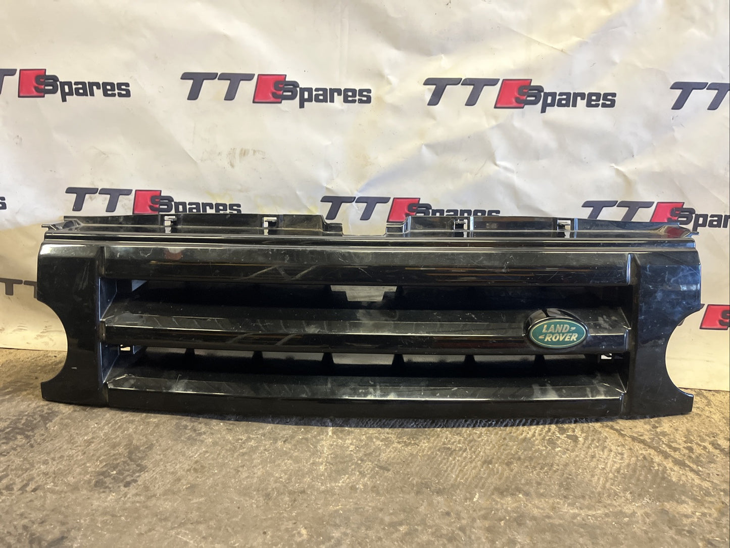 LAND ROVER DISCOVERY 3 L319 2004-10 FRONT GRILL DHB000274XXX