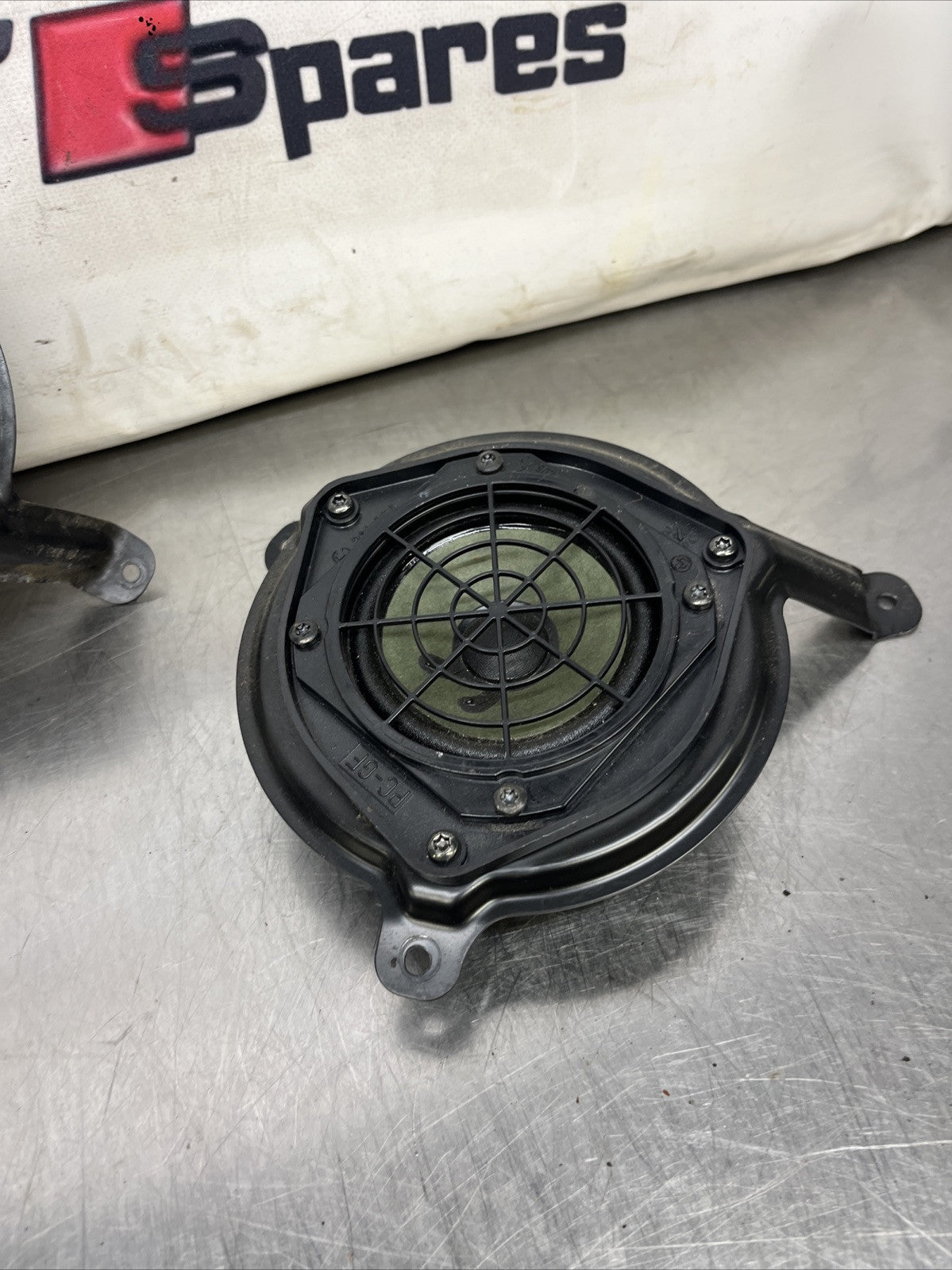 Audi TT MK1 1998-2006 8N Roadster Left & Right Bose Rear Speakers With Brackets