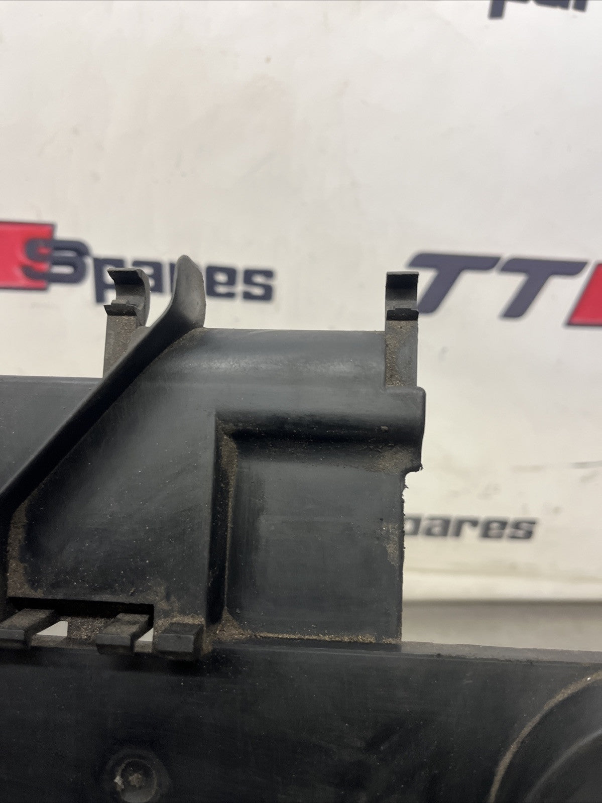 GENUINE AUDI TT MK1 8N 1998-2006 BATTERY FUSE BOX TRAY COVER TRIM 8N7937557