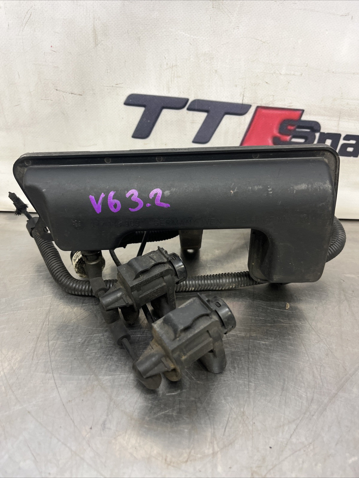 Audi TT Mk1 8N 1998-2006 3.2 V6 BHE HC Emissions Carbon Cannister 022133909