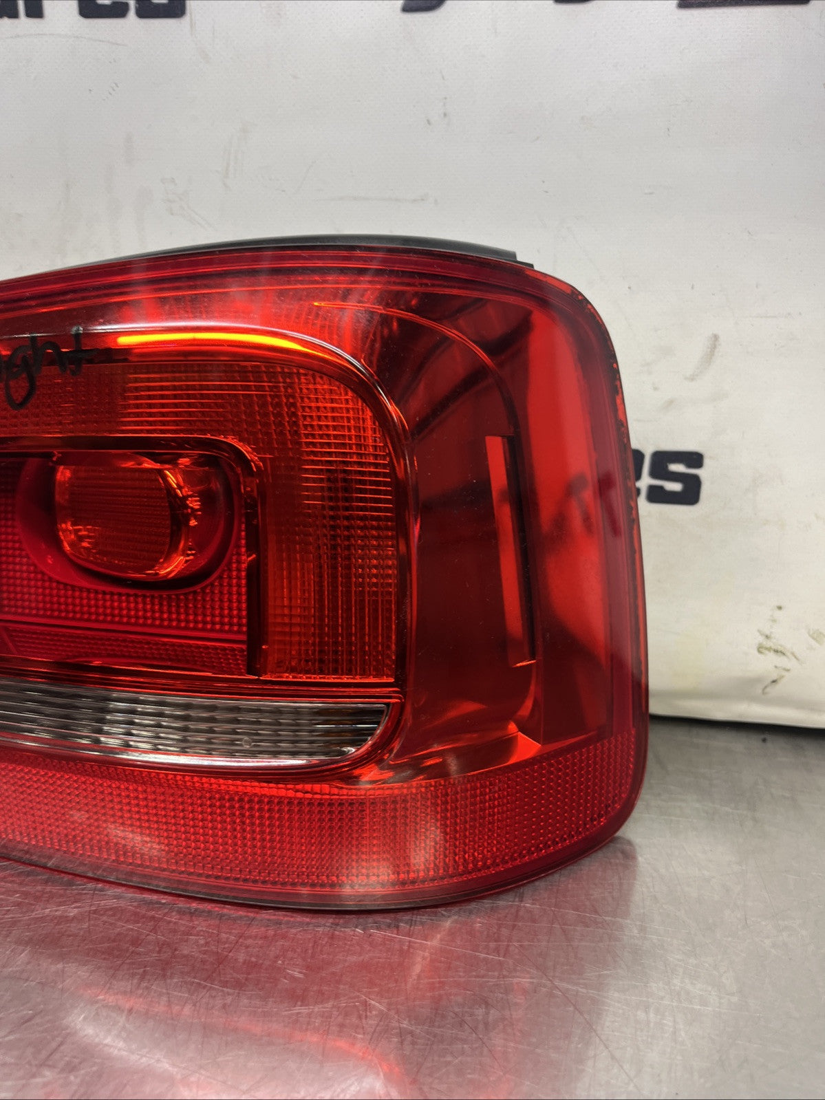 VOLKSWAGEN Touran Se 2010-2014 Rear Tail Light Right Side Outer