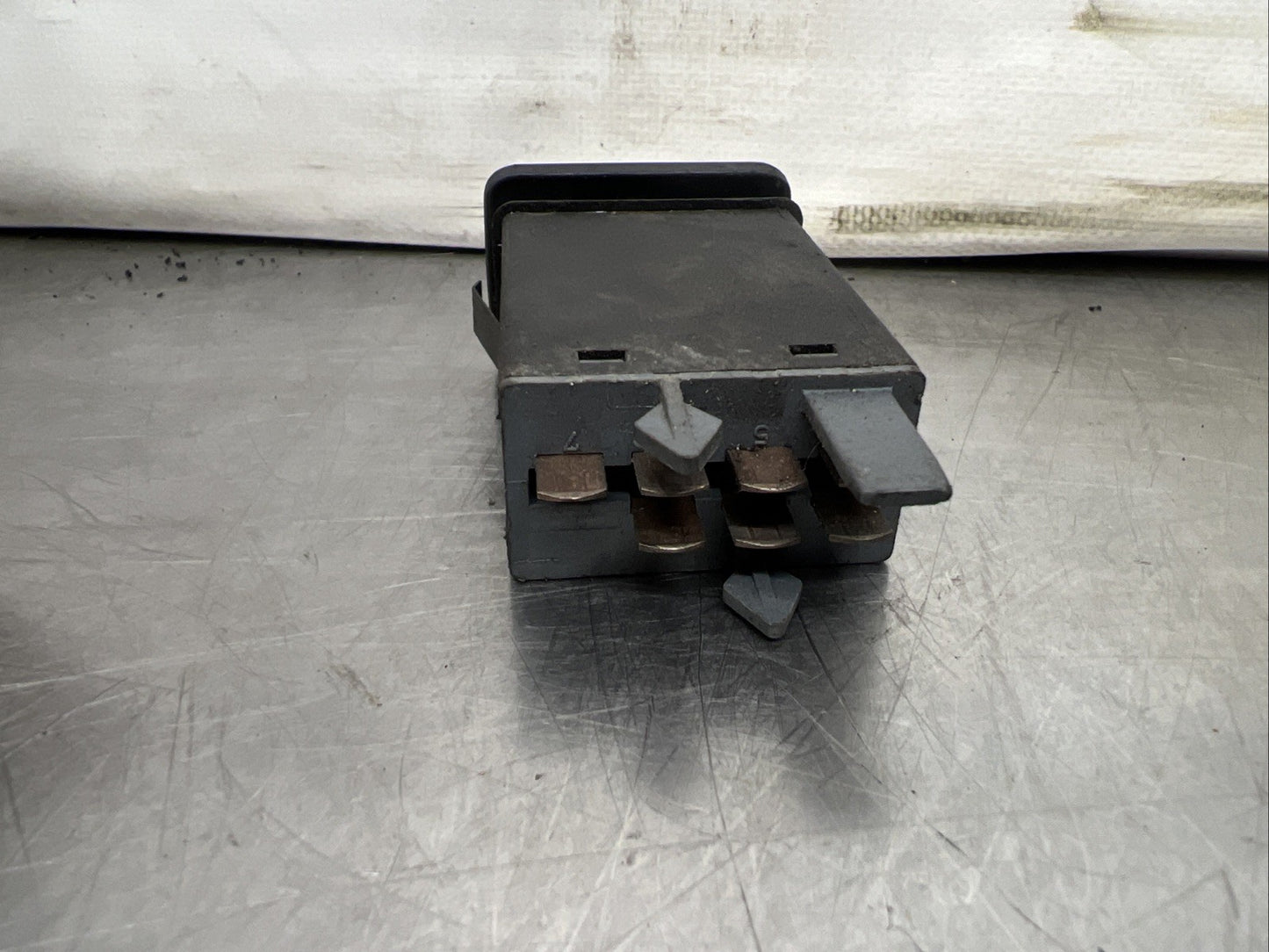 VOLKSWAGEN VW GOLF MK4 HAZARD SWITCH 1J0953235 1998-2004 AMS1703-3