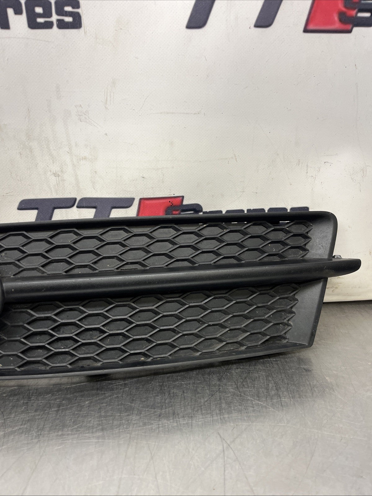 Audi TT MK2 Drivers Fog Light Grille Cover Black 8J0807151 06-14