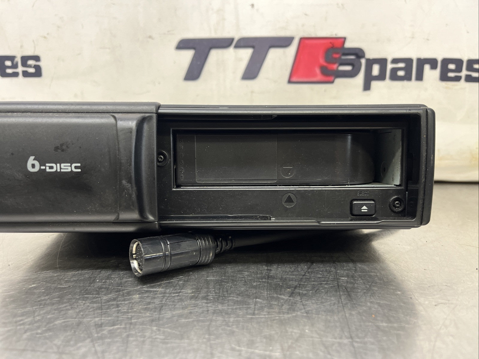 Audi TT 8N MK1 6 DISC CD CHANGER MULTICHANGER 6 DISC 8N8 035 111 A 8N8035111A