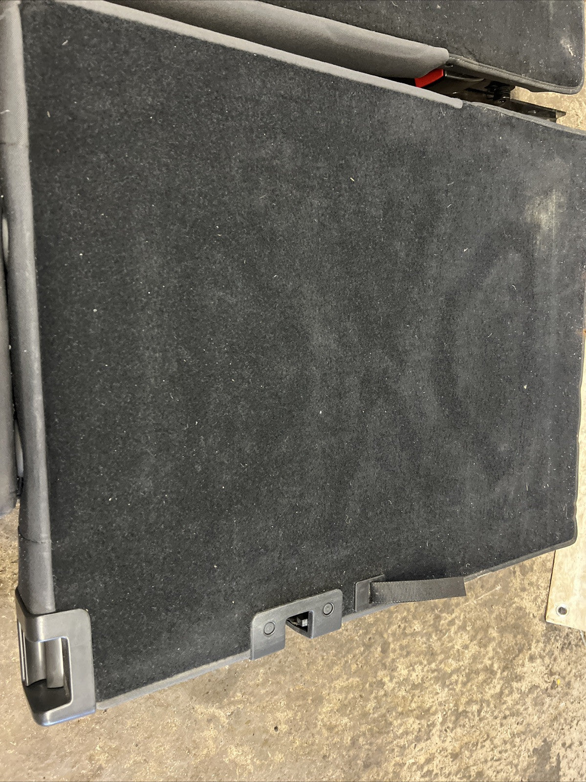 15-23 VW TOURAN 5T 3RD ROW REAR SEATS WITH HEADRESTS