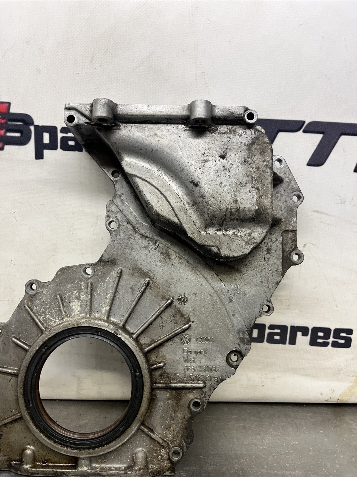 VW Golf R32 Timing chain lower cover 066103173J