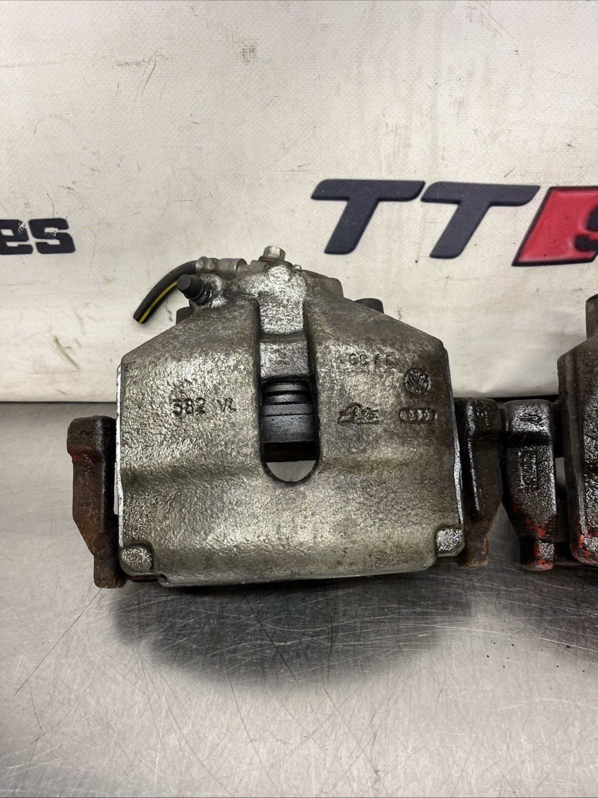 AUDI TT MK2 FRONT BRAKE CALIPERS PASSENGER / DRIVERS 8J 06-14