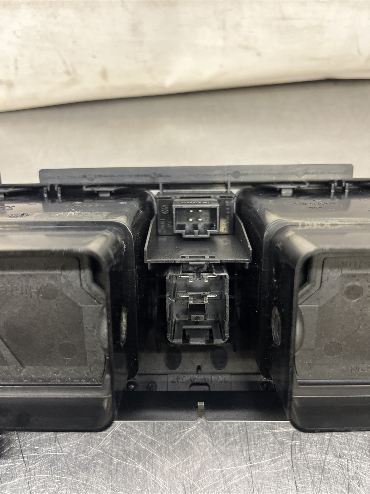 VW TOURAN Dashboard Storage Box Hazard Switch Vent 1T2857921D / 1T2819728D - B7