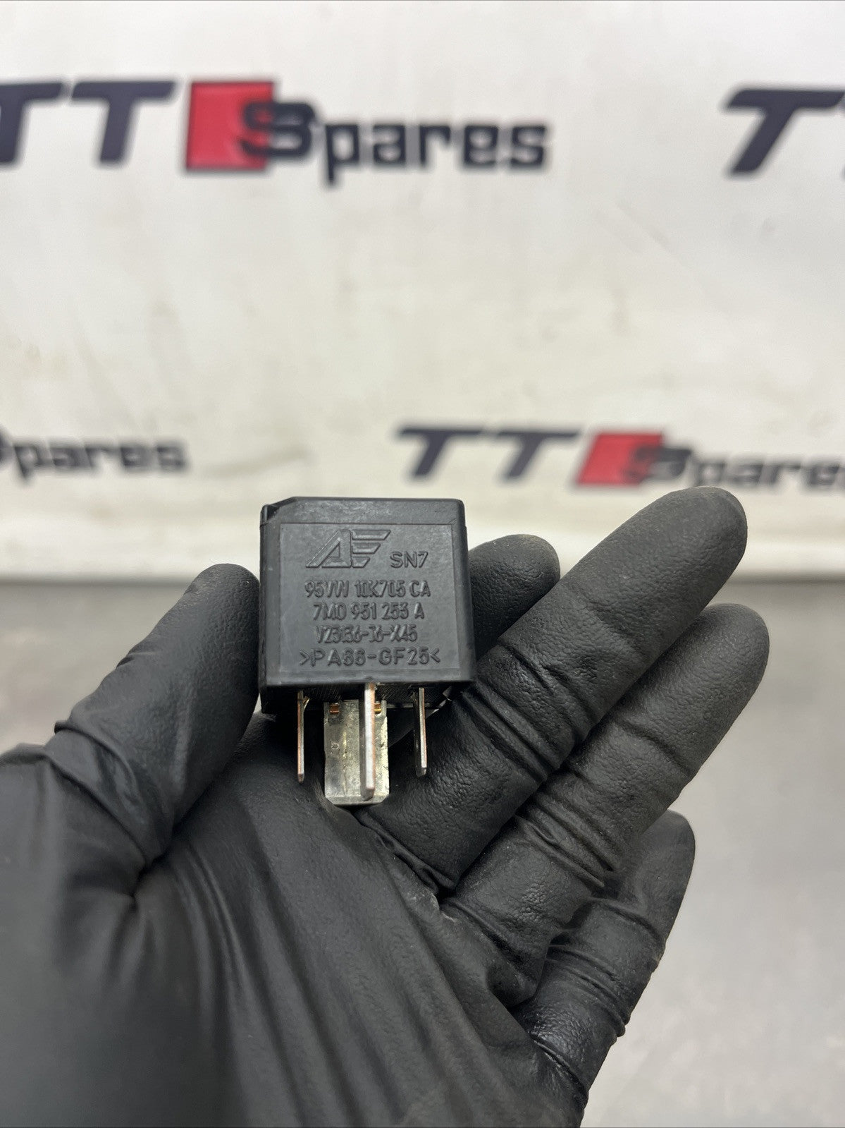 Audi TT Mk1 VW ECU & Fuel Pump 4-Pin Black Relay (No 100) 7M0951253A