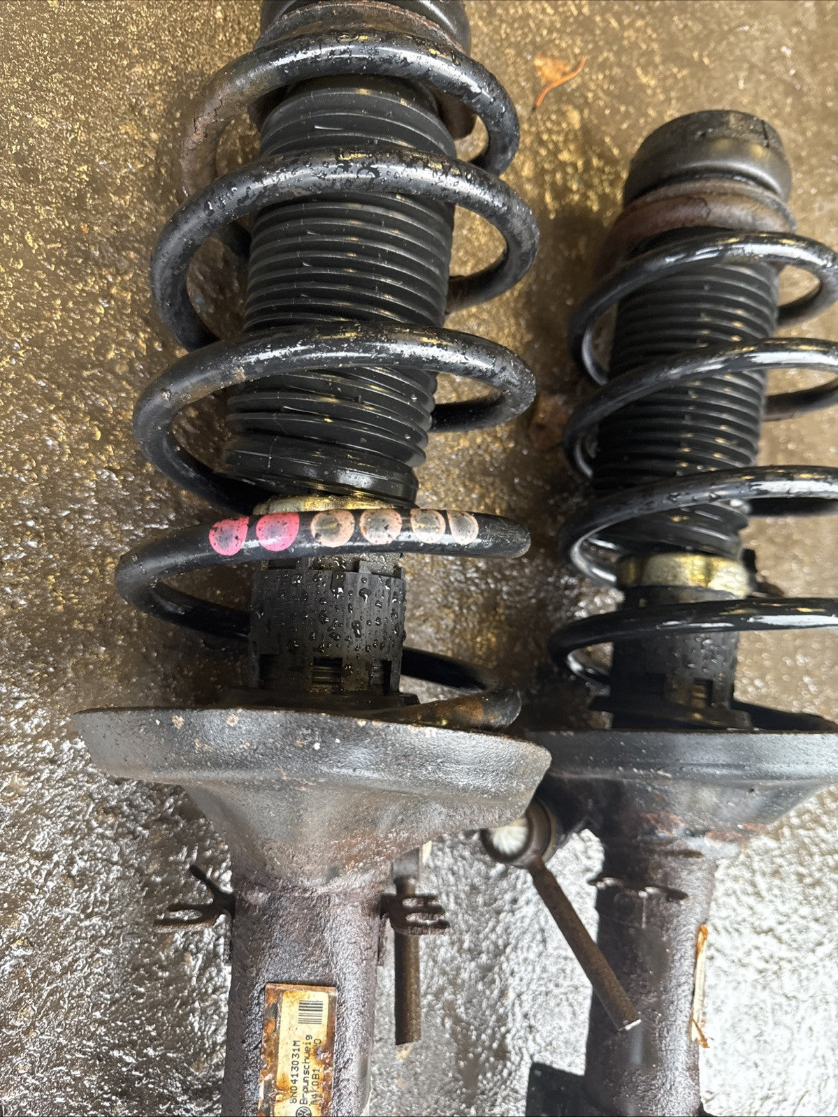 2x Coil Springs (Pair) Front Suspension 1J0411105CA 8n0413031M 2 Pink 4 Violet