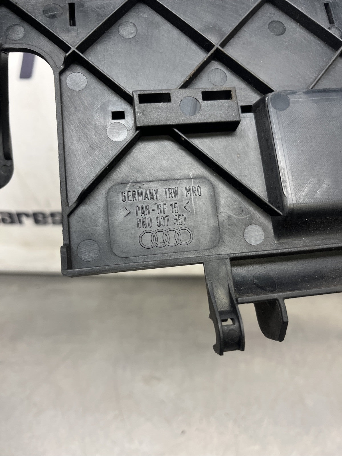 GENUINE AUDI TT MK1 8N 1998-2006 BATTERY FUSE BOX TRAY COVER TRIM 8N7937557