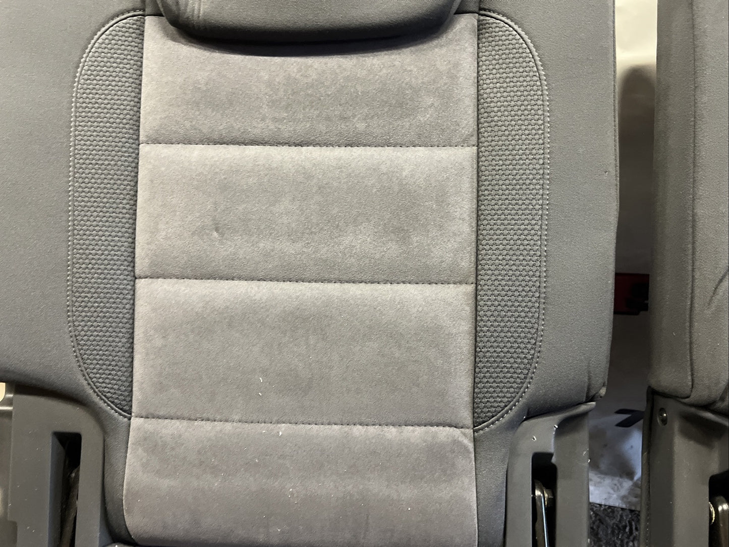 15-23 VW TOURAN 5T 3RD ROW REAR SEATS WITH HEADRESTS