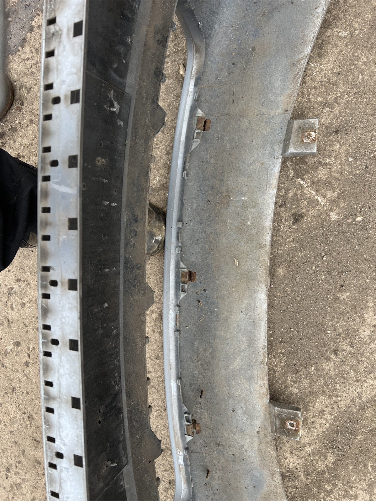 GENUINE AUDI TT MK1 1998-2006 FRONT BUMPER 8N0807111MX AVUS SILVER