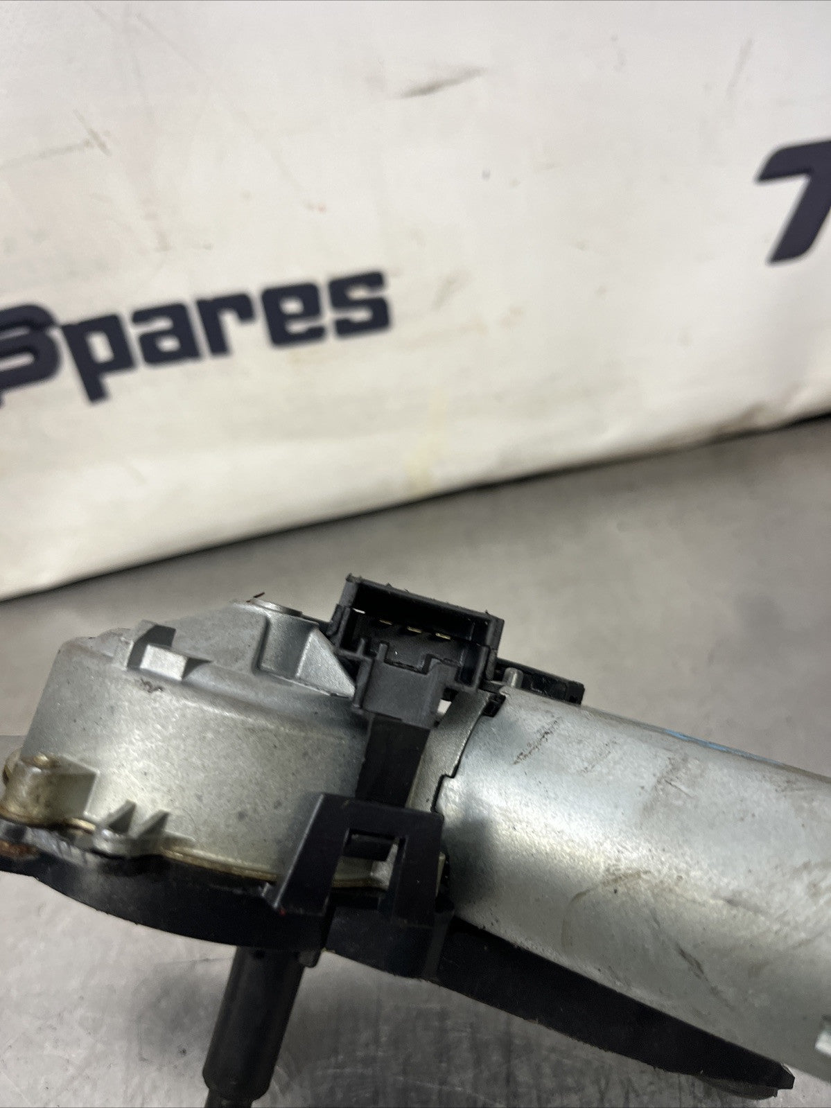BMW X5 E70 2009 REAR TAILGATE WINDOW MOTOR WIPER 54003205