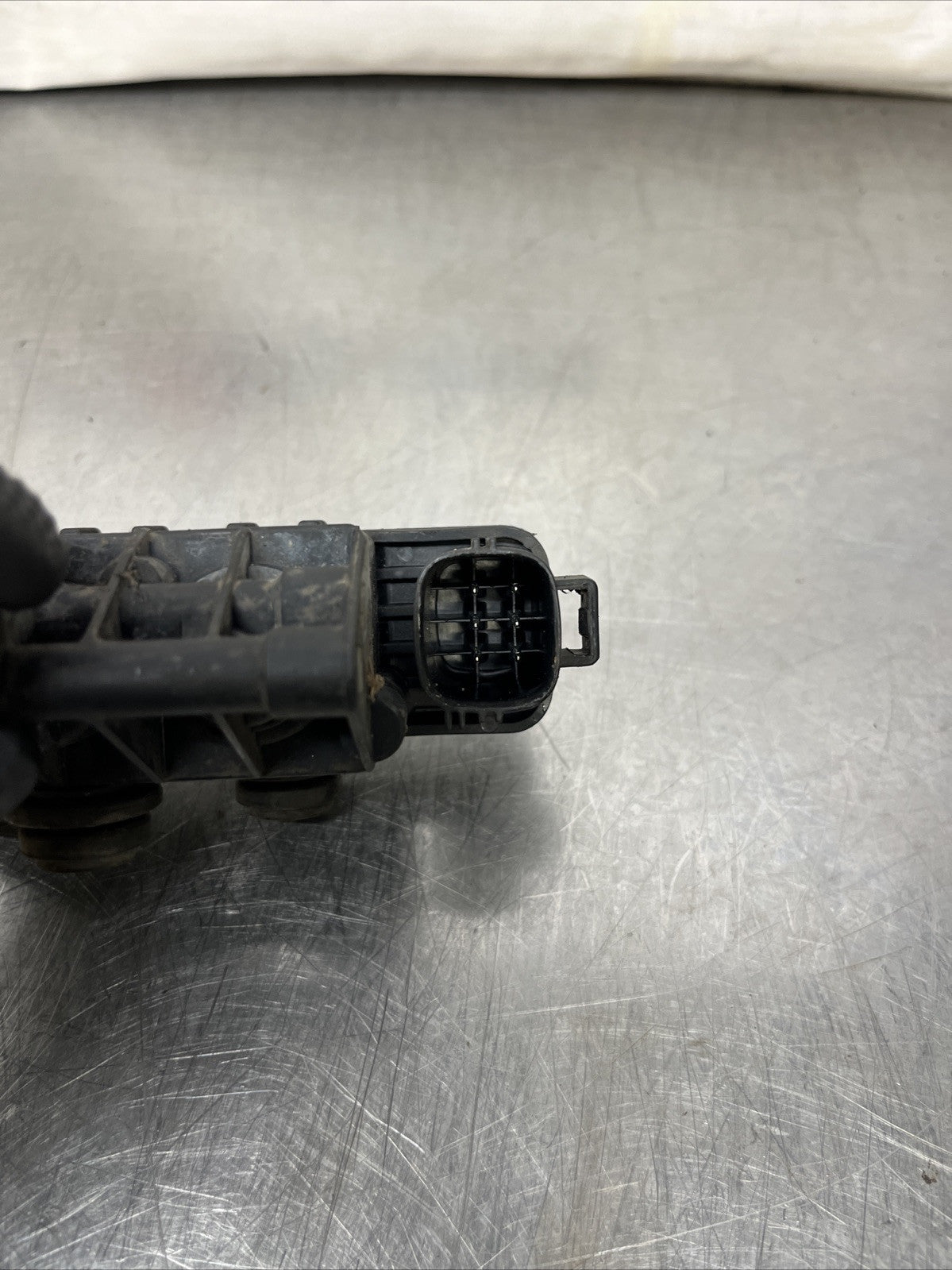 DISCOVERY 4 AIR SUSPENSION VALVE BLOCK RVH000095 2010 - 2013 LAND ROVER