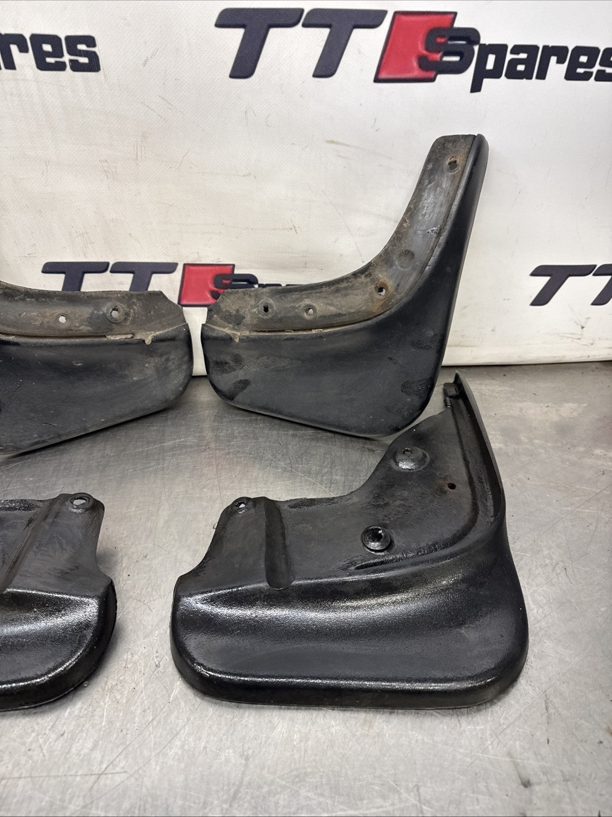 AUDI TT MK1 8N PAIR REAR MUDFLAPS GENUINE ORIGINAL 8N0075101 V6 1.8T QUATTRO