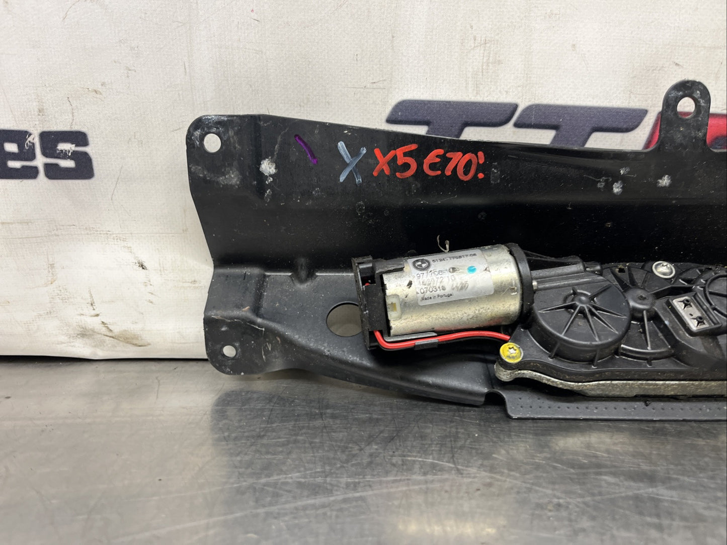 BMW X5 E70 2007-2013 Rear Tailgate Trunk & Lock Actuator Mechanism 977706105